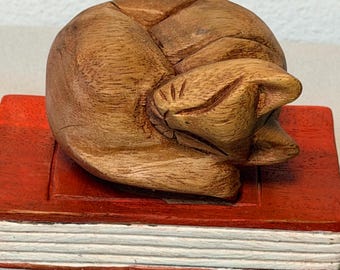 Vintage Wooden Cat sleeping on books Figurine Hand Painted Wood Carving