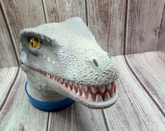 Jurassic World Universal Studios - Fill a Dino Blue Raptor Head with Mini Dinosaurs Play Set