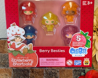 Strawberry Shortcake Berry Bestie Mini Doll Set Playset: Sweet Scented 5pc Mini Toys