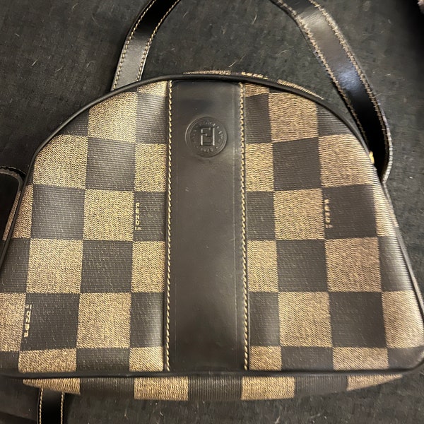 Vintage Fendi leather cross body purse