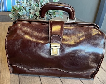 Time Resistance Doctor Bag Leather Handbag made in Italy