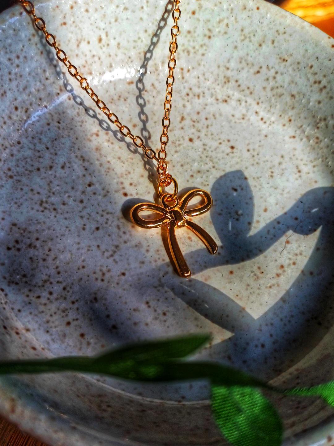 TIESOME Collana con fiocco in oro, ciondolo a forma di fiocco delicato