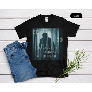 Gruseliges Vintage-Style Unisex T-Shirt, Perfekt für Halloween, Geschenke für Horror Fans, Scary Movie Merch, Einzigartiges Grafik T-Shirt