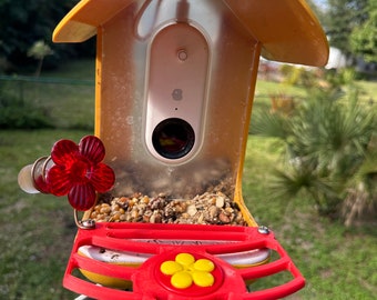 Percha para pájaros con comedero para colibríes incorporado