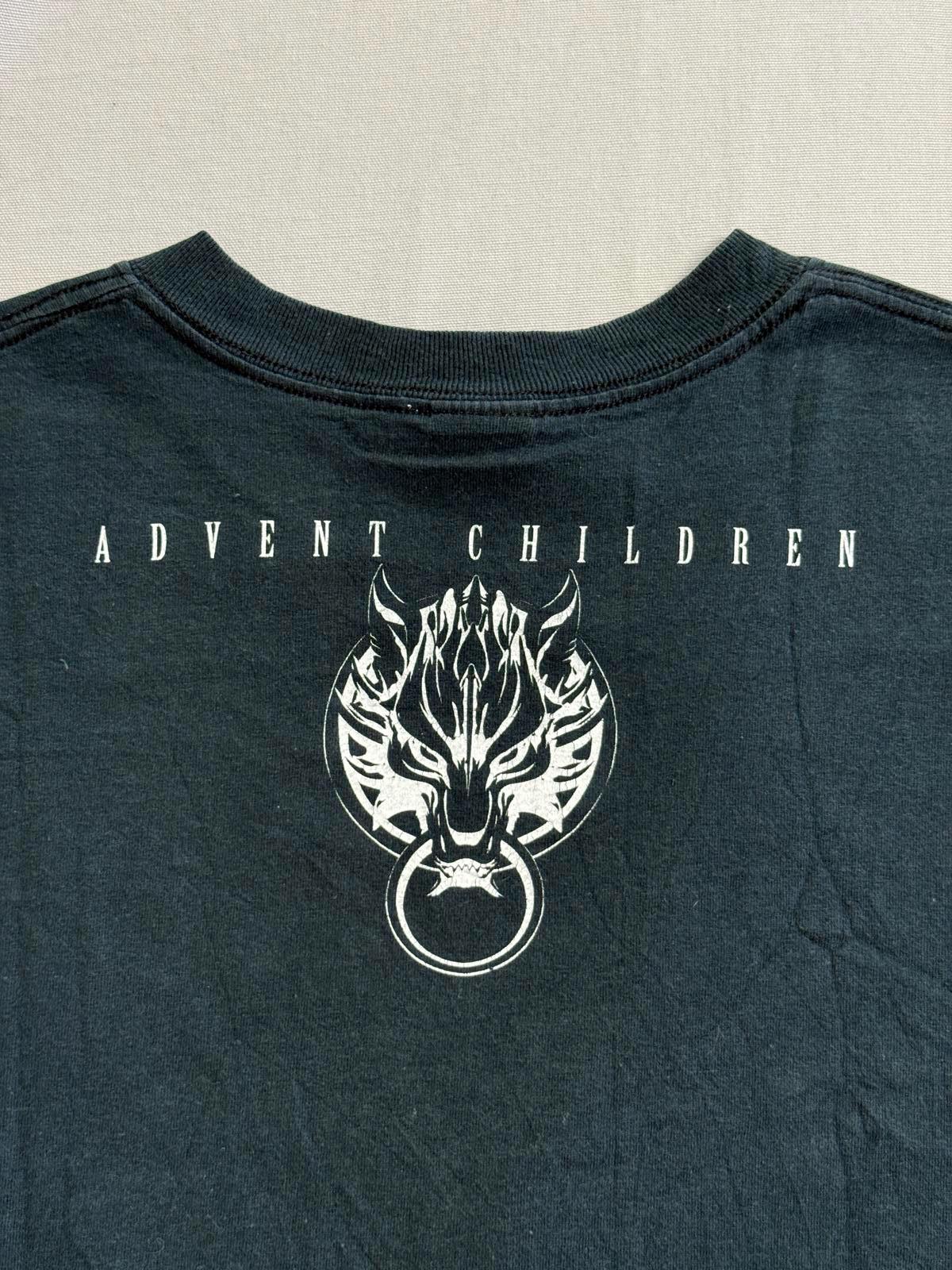 Camiseta infantil Final Fantasy VII Advent com logotipo do
