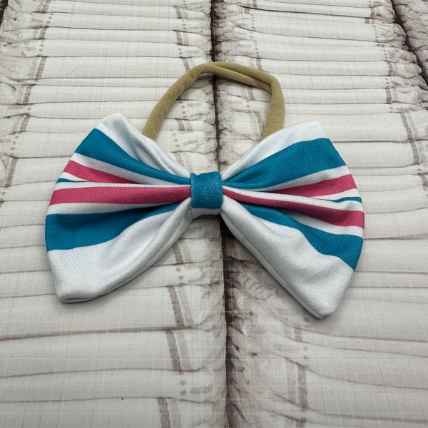 Baby blanket bow