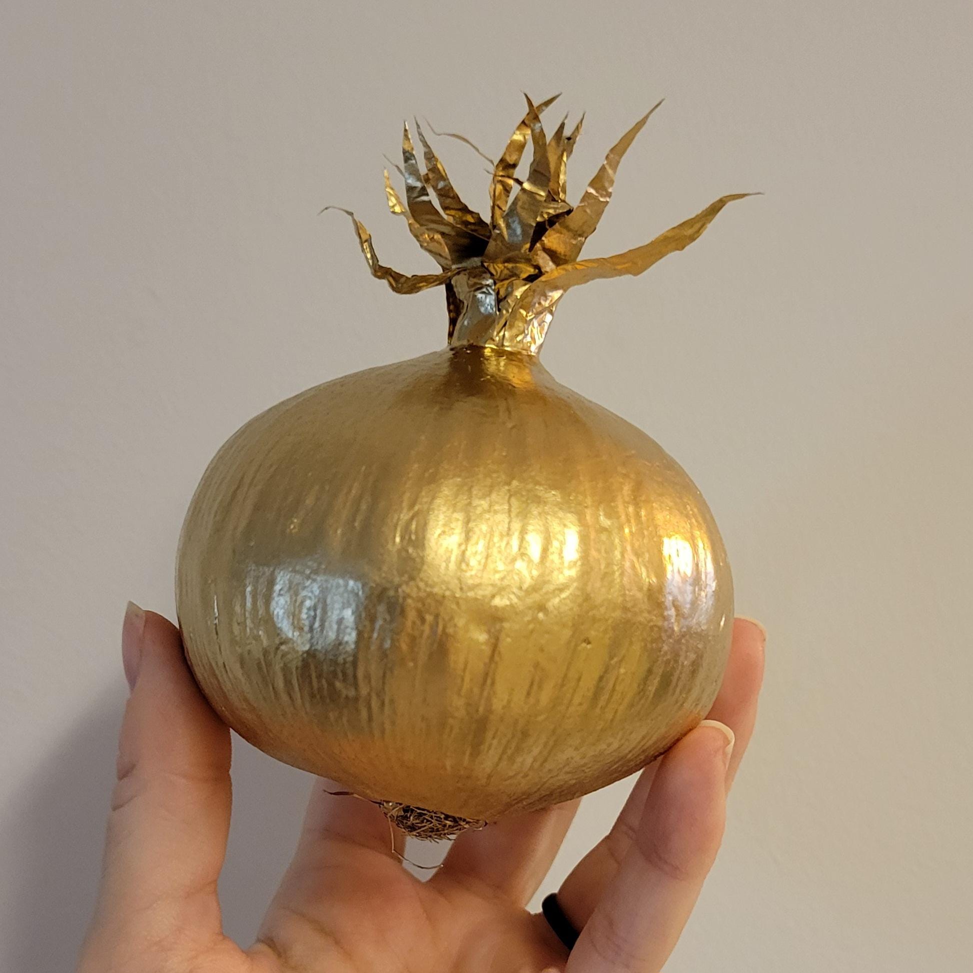Onion Garland Adult Brown Onion Garland Adult Brown