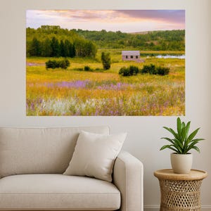 Póster de casa de campo rústica - Impresión de paisaje de pradera con flores silvestres - Fotografía de naturaleza para decoración de pared campestre