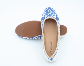 Embroidered Jutti Flats: Baby Blue Artisan-Inspired Leather-Lined Shoes