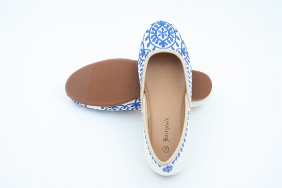 Embroidered Jutti Flats: Baby Blue Artisan-Inspired Leather-Lined Shoes