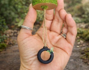 Jumping Spider Tire Swing | Spider Enclosure Decor | Terrarium Accessory