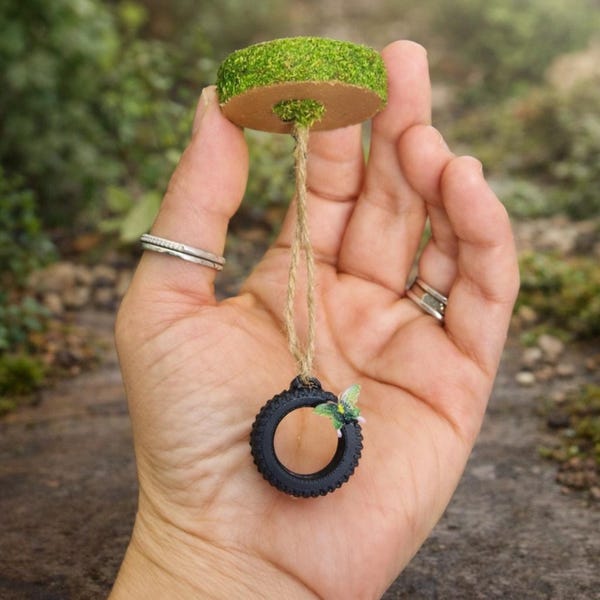 Jumping Spider Tire Swing | Spider Enclosure Decor | Terrarium Accessory