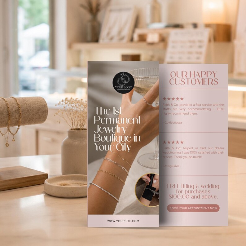 Puede incluir: Un folleto de marketing vertical para una boutique de joyer&iacute;a permanente. El lado izquierdo muestra una mano con cuatro delicadas pulseras doradas y un anillo, con el texto The 1st Permanent Jewelry Boutique in Your City. El lado derecho muestra rese&ntilde;as de clientes.