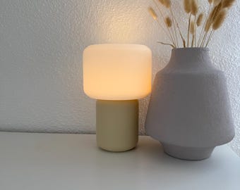 Night light - breathtaking ambience! Beige and white combined with a warm light