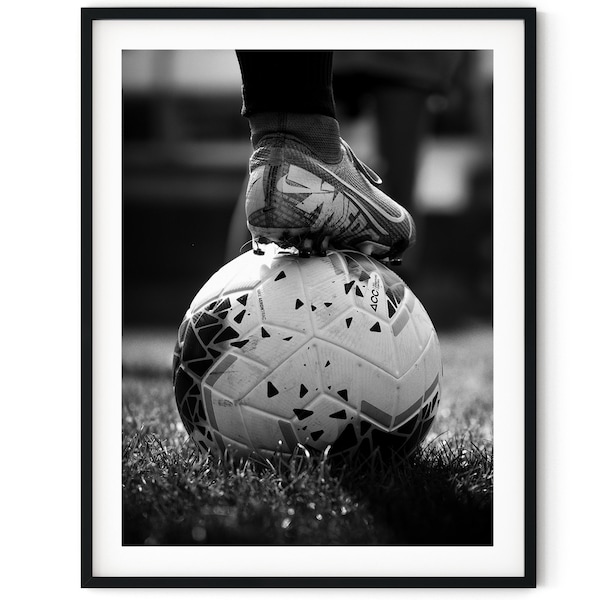 Impression d'art mural en téléchargement numérique instantané en noir et blanc jouant au football Image de football