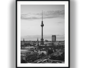 Impresión digital en blanco y negro de la Torre de Televisión de Berlín, arte mural de arquitectura y paisaje urbano de Alemania (descargable)