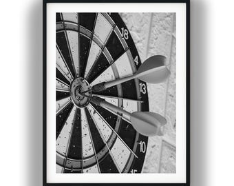 Black and White Dartboard Bullseye Print, Vintage Style Darts Photo Digital Download