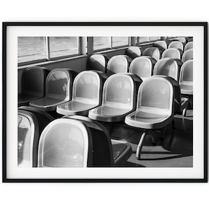 白黒写真のインスタントデジタルダウンロードウォールアートプリントフェリーボートの座席画像