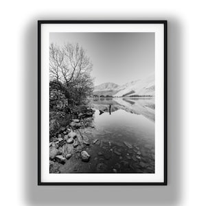 Impresión de arte mural con foto en blanco y negro, descarga digital instantánea, imagen de paisaje con reflejos de lago