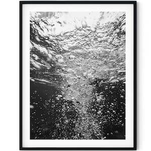 Schwarzweiß-Foto-Sofortiger digitaler Download Wand-Kunstdruck Blasen im Ozean Bild