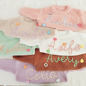 Personalized Hand knit Name Baby Sweater, Custome Baby Name floral Sweater, Pink Baby Girls Sweater With Name,Birthday Gift For Newborn Baby zdjęcie 9