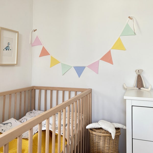 Wimpelkette Stoff Pastell Kinderzimmer Girlande Wanddeko in Pastell für Babyzimmer Baby Geschenkidee zur Geburt Regenbogen Banner