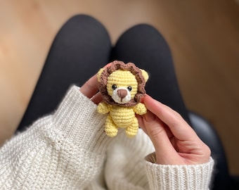 Crochet Lion Pattern, Amigurumi Keychain, Miniature Crochet Animals, Keychain Charm, Amigurumi Lion Pattern