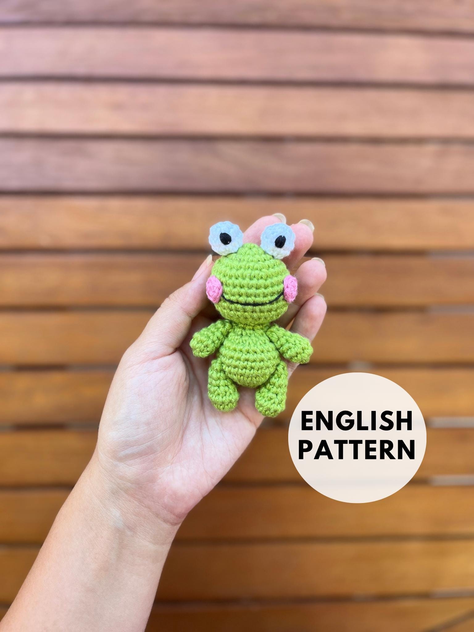 カエルのかぎ針編みパターン - 編みぐるみキーホルダー（PDFパターン