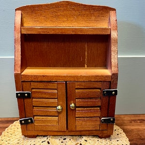 Hello Dolly Colonial Dining Room Hutch. Choice of Two - 1 in Original Box (never used) , 1 is pre-loved /used. Dollhouse Scale 1:12.