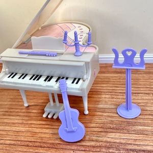 NOT 1:12. 1987 Coleco Princess Magic Touch Grand Piano, Candelabra, Guitar, Flute & Music Stand. Plays Music + Keys Move!