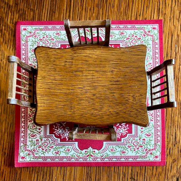 VTG Concord Wood Dining Table and 4 Red Chairs With Gorgeous Red Oriental Carpet