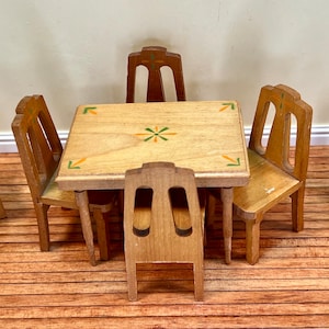 Strombecker Kitchen Table and 6 Chairs with Traditional Stencil Design. Dollhouse Scale 1:12.