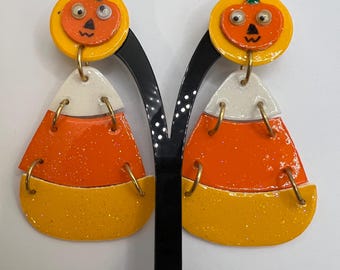 Pendientes vintage de Halloween con forma de calabaza articulada, con purpurina, caramelo de maíz y ojos de Google, en naranja, amarillo y blanco, perforados.