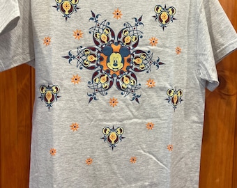 Camiseta vintage con estampado de flores de Mickey Mouse, gris, talla pequeña para adulto
