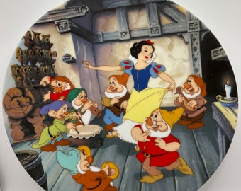 Disney Snow White & The Seven Dwarfs Collectors Plate Series