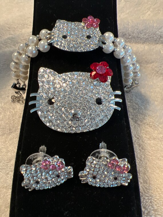 Hello Kitty Crystal 2-Bracelets, Earrings and Pin 