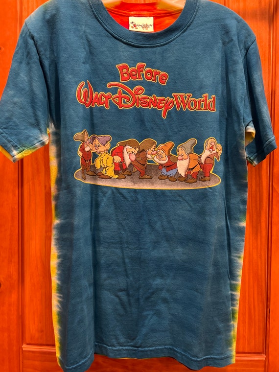 Vintage 80s Walt Disney World Seven Dwarfs T-Shirt