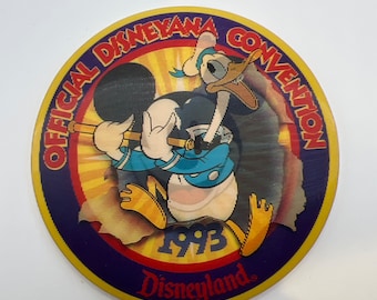 Botones oficiales de la Convención Disneyana de 1993 y 1994