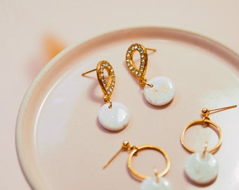 ELLIE Ohrringe | Ohrringe weiß | Polymerton Ohrringe | Ohrringe rund gold | Ohrringe weiß gold | Ohrringe festlich | Ohrringe gold hängend