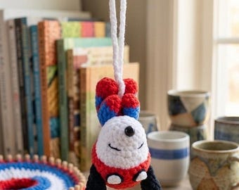 Gehäkelte Snoopy Spiderman Auto Anhänger, handgemachte Amigurumi Hund hängende Verzierung, niedliche Rückspiegel Dekor