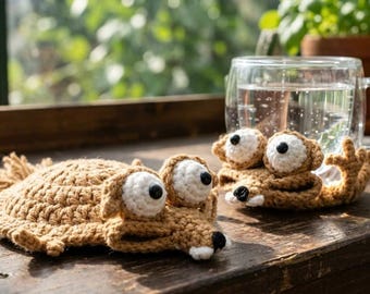 Lustiger gehäkelter Küken Untersetzer, niedlicher Becherteppich, handgefertigter Tieruntersetzer, interaktiver Getränkehalter, Schreibtischdekorgeschenk, Einweihungsgeschenk