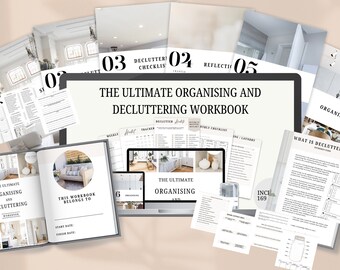 Op de afbeelding: Een digitaal en gedrukt werkboek met de titel "The Ultimate Organizing and Decluttering Workbook" met een witte achtergrond en zwarte tekst. Het werkboek bevat checklists, werkbladen en tips voor het organiseren en opruimen van uw huis.