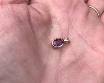 9ct Ruby pendant