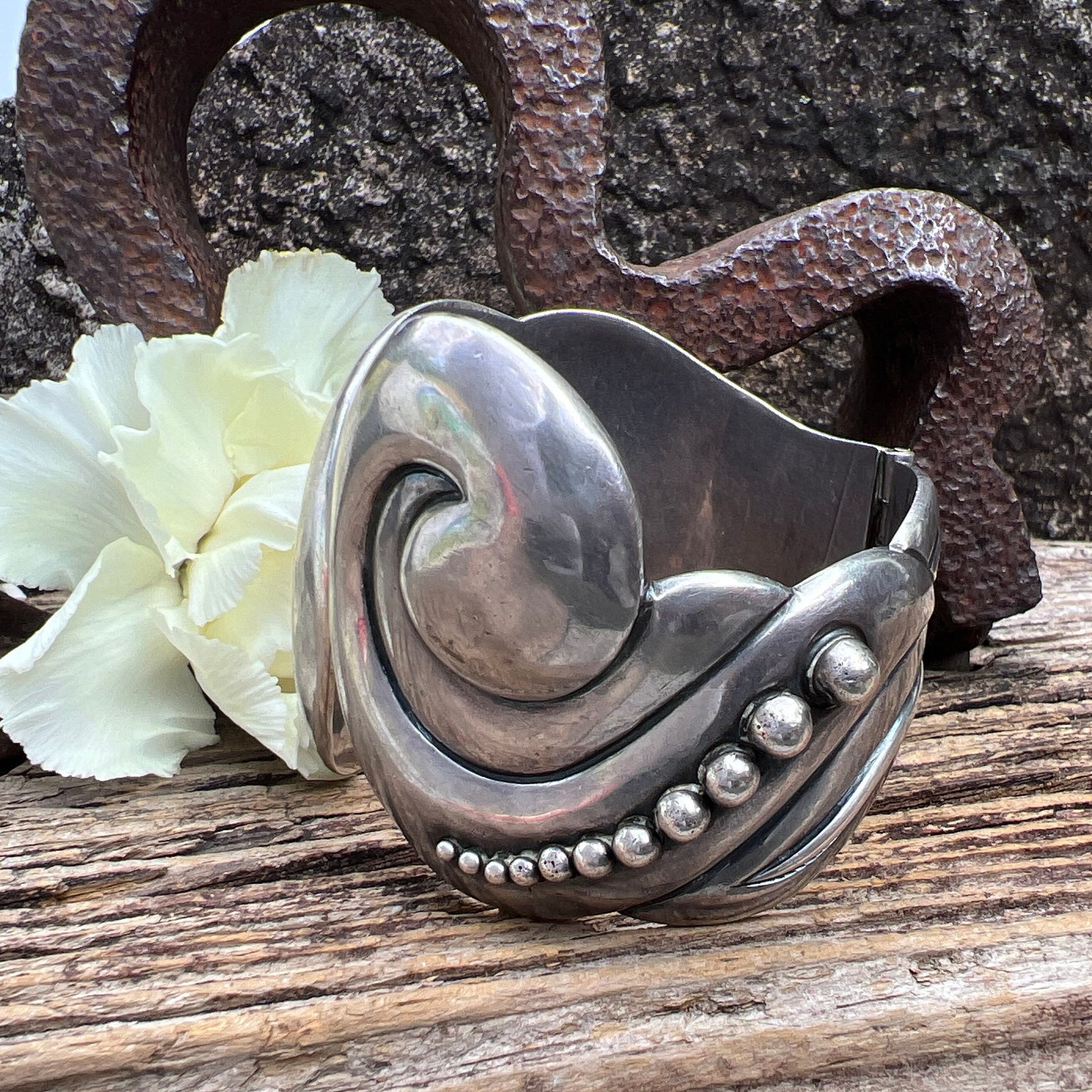 Vintage Estate Heavy, Wide 925 Sterling Silver Hinged Bangle Bracelet