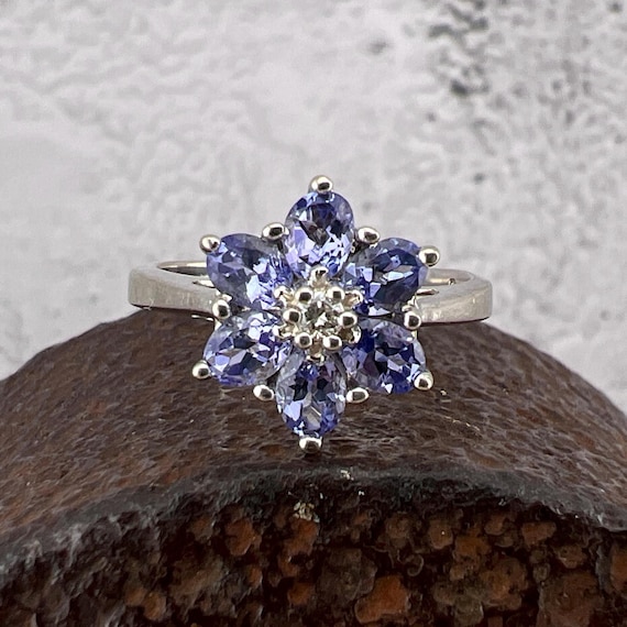 Vintage 14K White Gold Tanzanite Flower Ring With Diamond Center