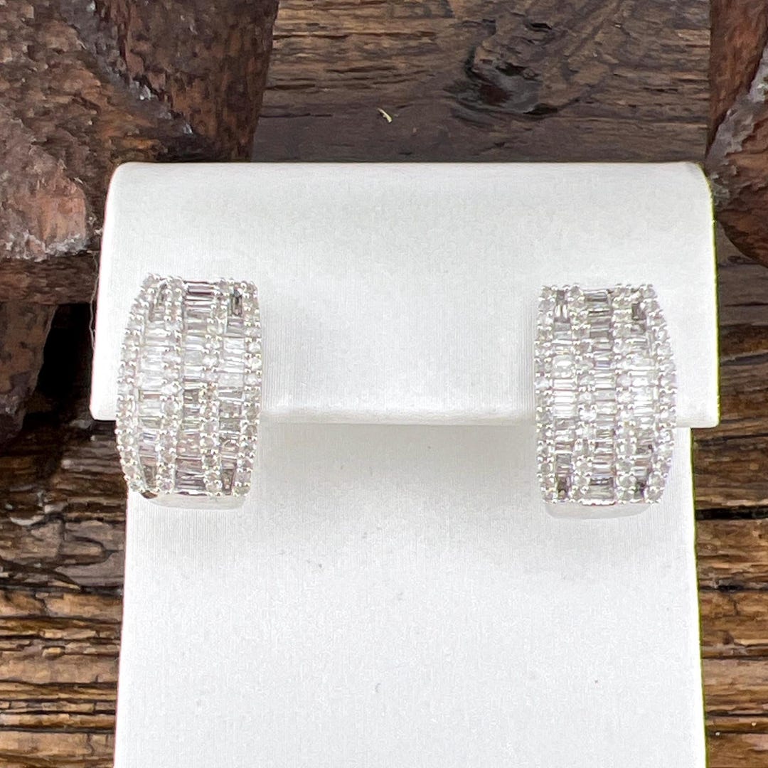 Boucles D'oreilles Diamants Or Blanc 10k – Huggies Hoop – 0.15 Carat – Neuf Avec Emballage