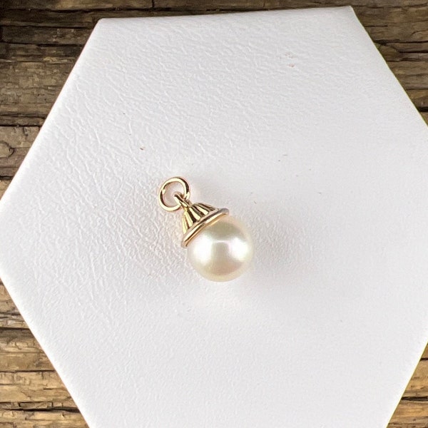 Vintage Estate 14K Pearl Solitaire Gold Pendant / Charm