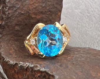 10k Blue Topaz and Diamond Yellow Gold Ring - US Size 7 - Vintage Estate