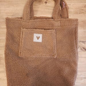 Sac cousu main en tissu ours en peluche avec poche intégrée et étiquette personnelle