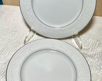 MOMOYAMA Fine China Japan Dinner Plate - Set of 2, Raised White Florals & Dots, Platinum Trim